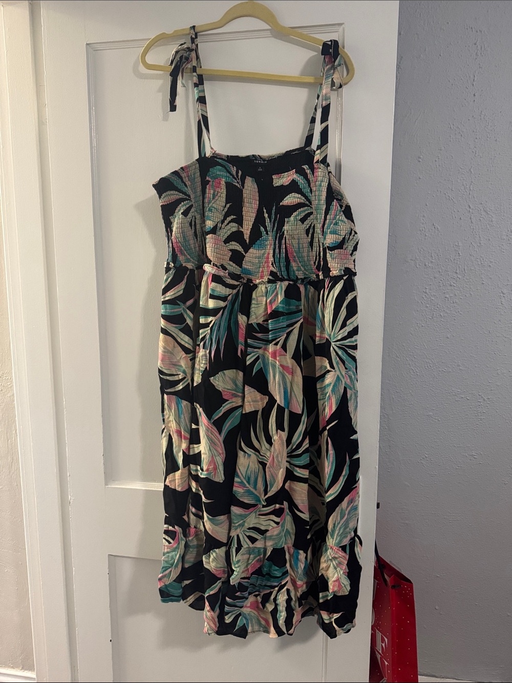 torrid Black Tropical Leaf Tie-Shoulder Midi Dress